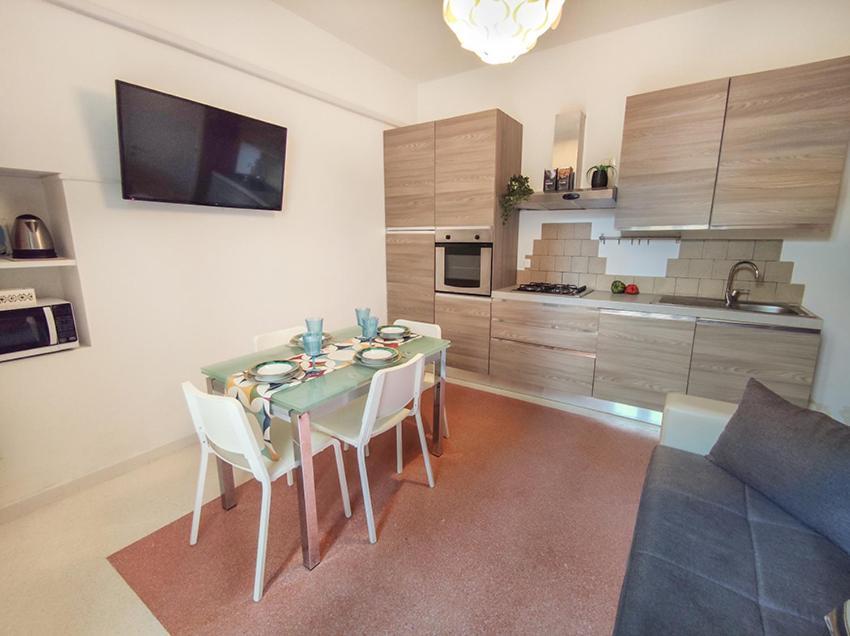 Casa Chiara in centro con corte privata San Benedetto del Tronto Esterno foto