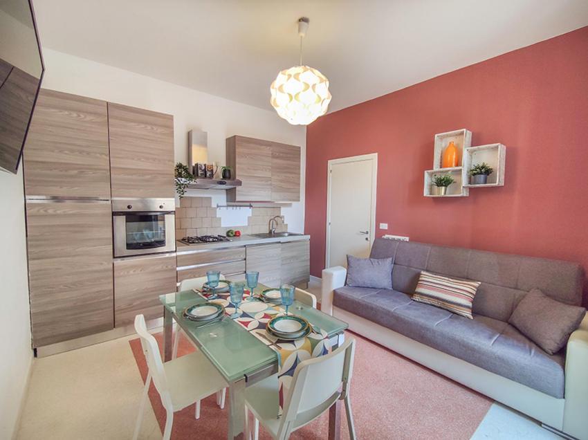 Casa Chiara in centro con corte privata San Benedetto del Tronto Esterno foto